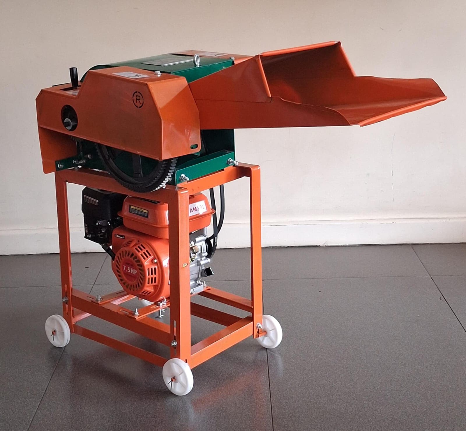 Milano Italia High Speed Chaff Cutter/Chopper – 7.5HP Petrol Engine